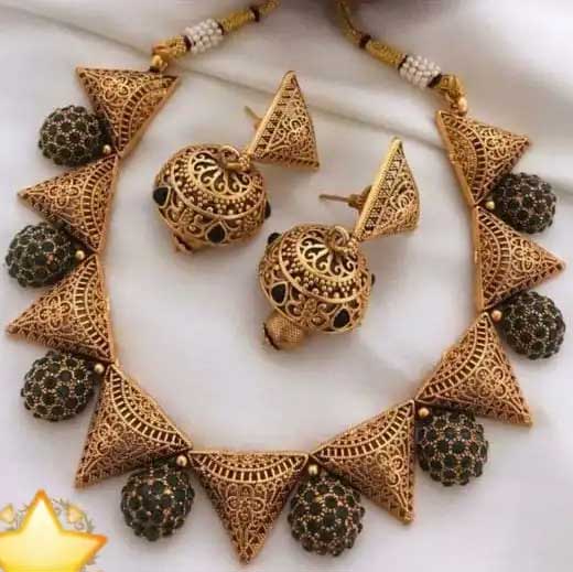 Kemp stone studded with matte gold finishing necklace set. Pair this with your favorite dress for fresh look and get ready for any occasion. Made with good quality of metal and carefree wear.
