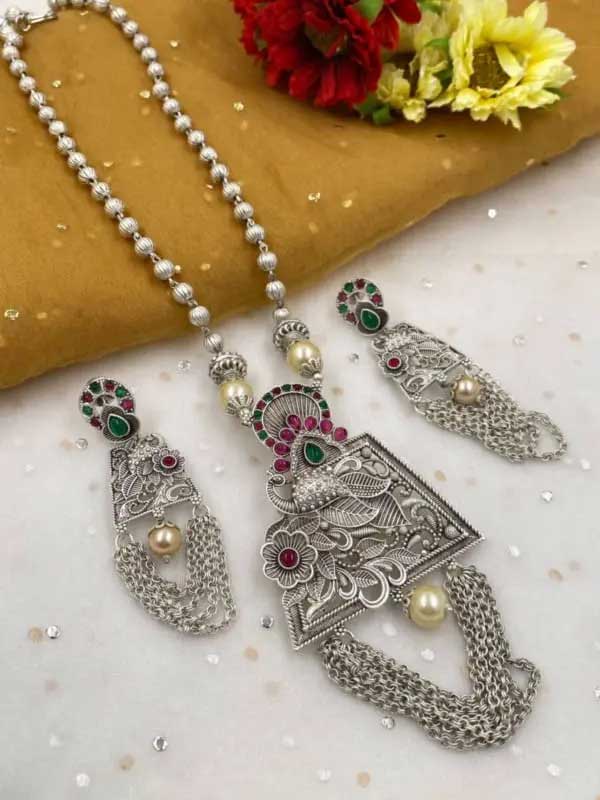 Silver-plated fine quality long silver pendant necklace set from the house of the Gehna shop.